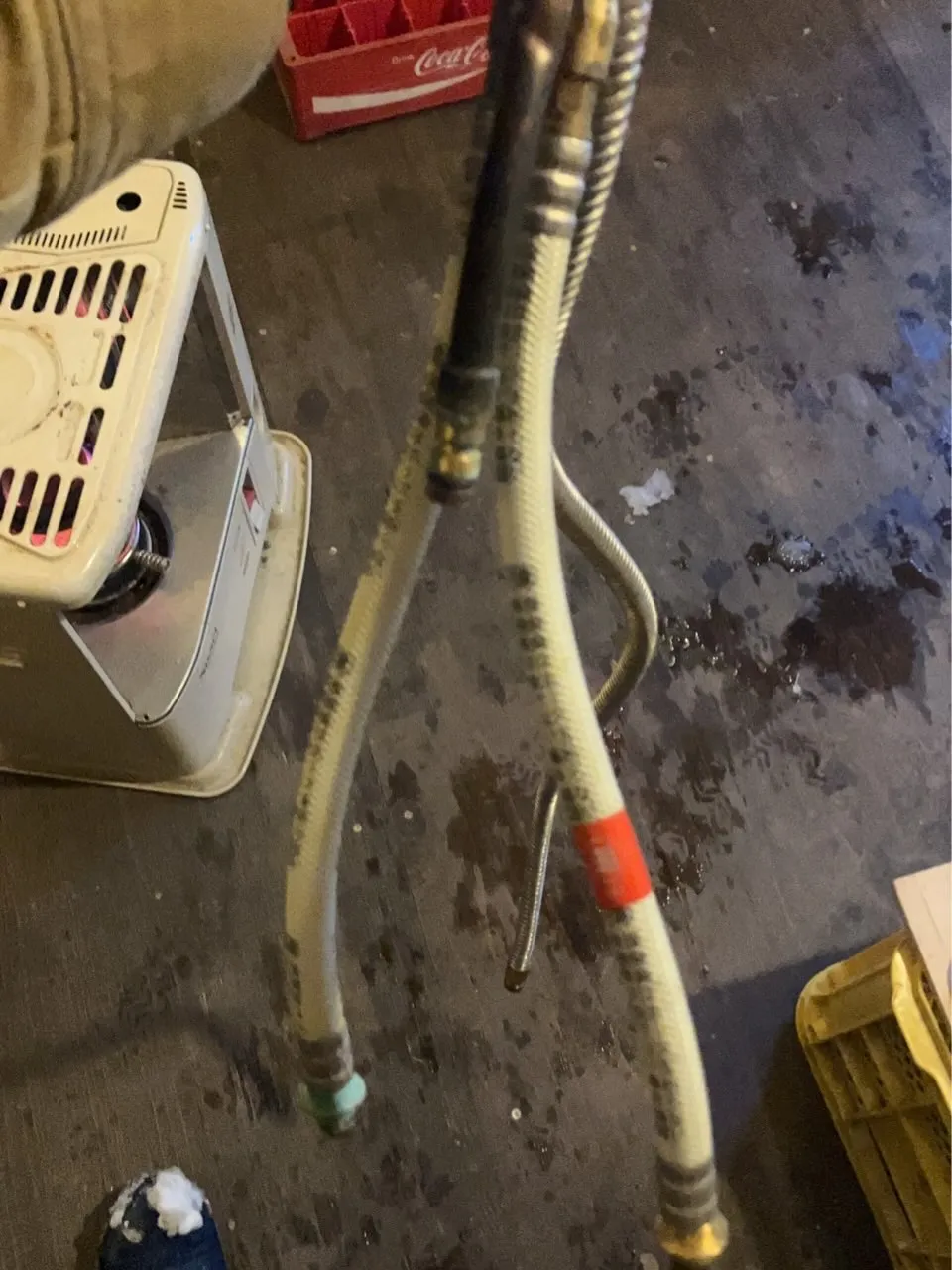 知り合いの設備屋さんから送られてきた写真、これは一体どんな機...