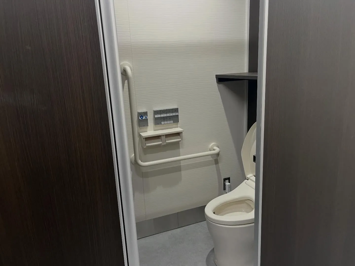 つがる市某所にてトイレの器具取り付け工事をしてきました。